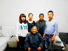 洪流一家