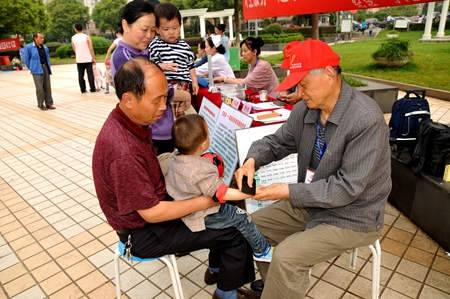 周维纶:义务保健师坚持12年