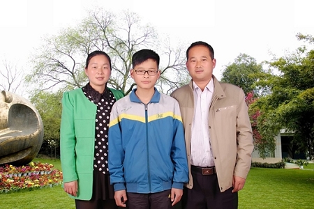 61西乡县张红梅家庭.jpg