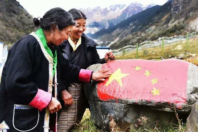 藏族姐妹卓嘎、央宗：从西藏玉麦走来的时代楷模